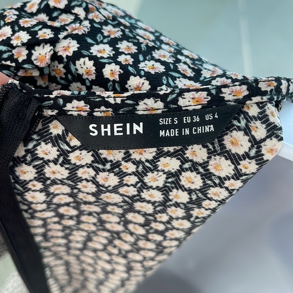 SHEIN floral dress size small - Picture 7 of 8
